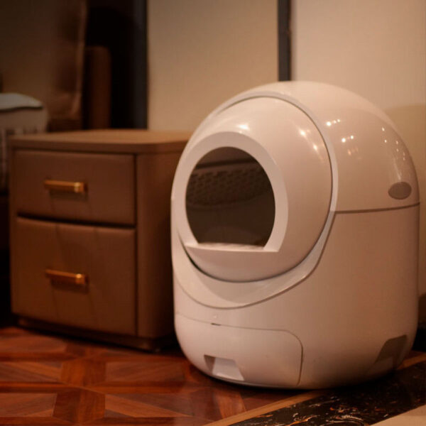 Fully Automatic Enclosed Cat Litter Box – Self-Cleaning & Deodorizing - Image 3